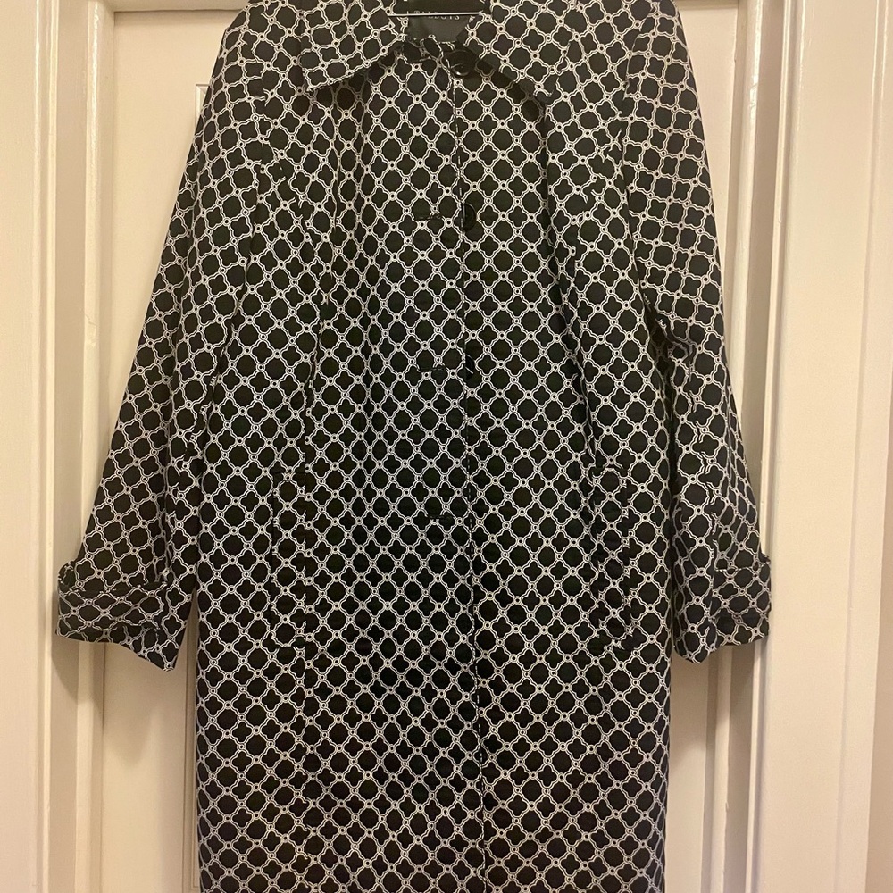 Talbots versatile Black and White Geometric  Duster - Size L